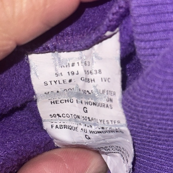 Champion sweatshirt. Size Large. 50%cotton 50 polyester. - Picture 3 of 4